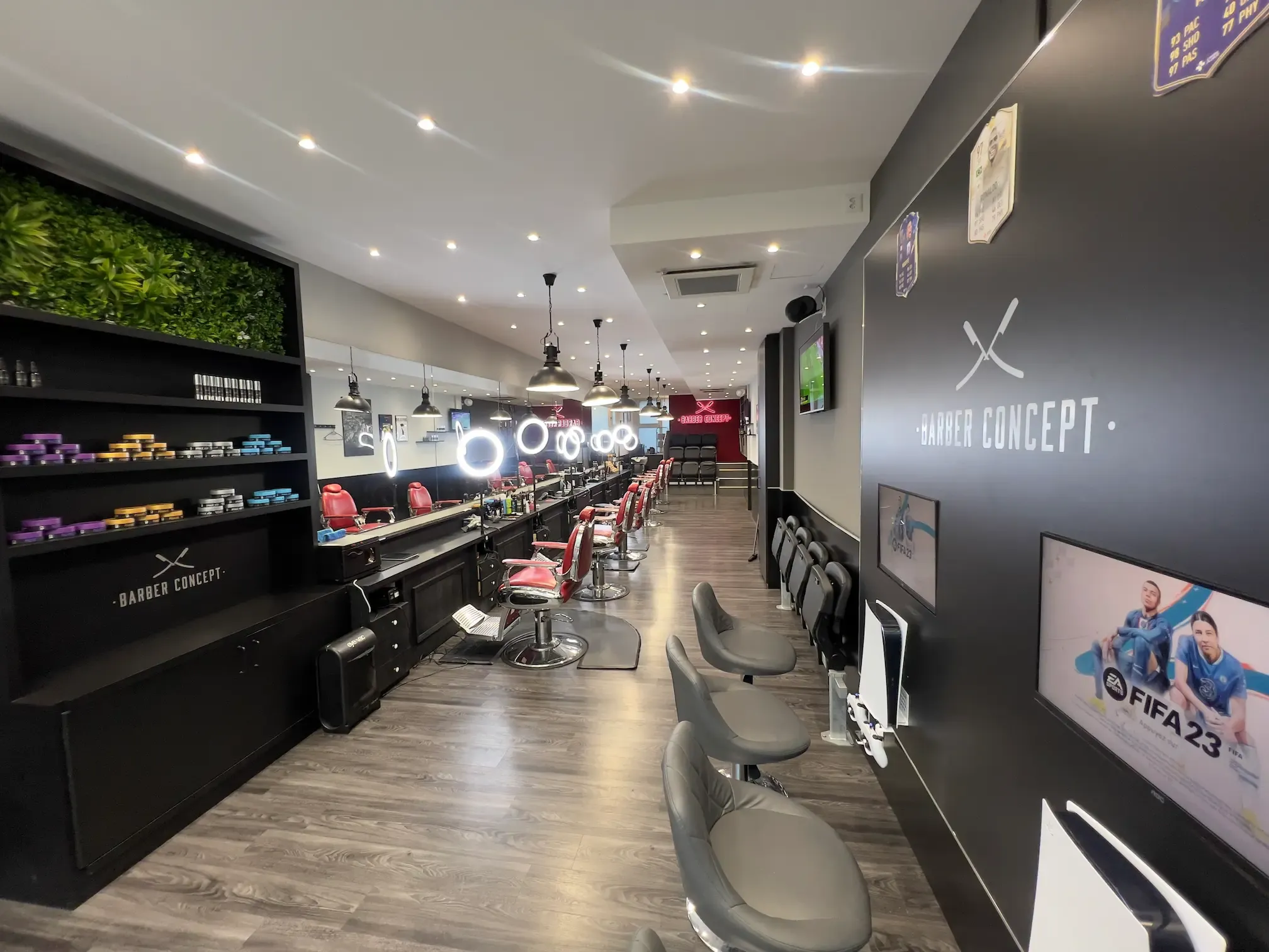 Intérieur du salon Barber Concept Rive